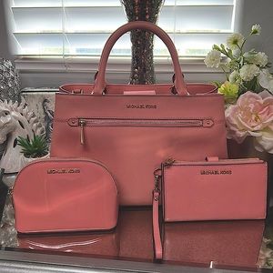 Michael Kors beautiful Spring/Summer set.